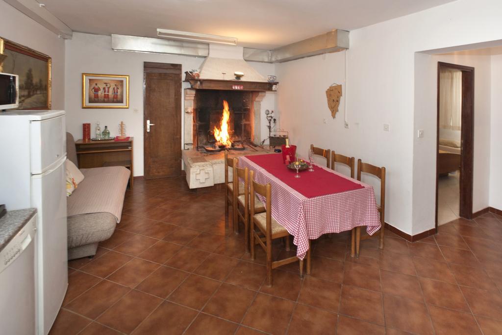 Apartments Mladenka Porec Room photo